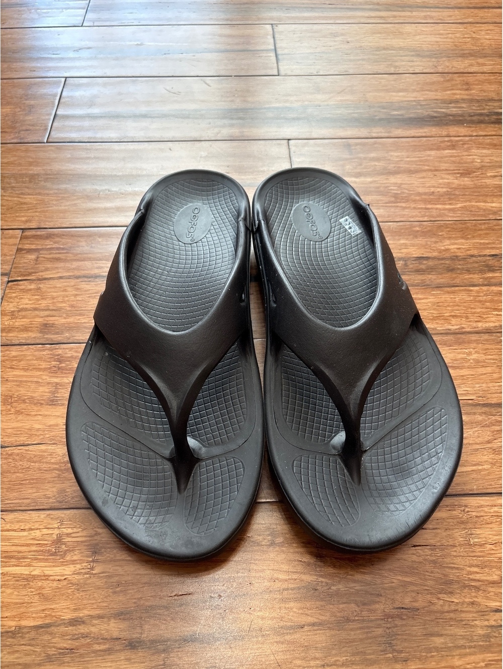 OOFOS Unisex M12 W14 Original Recovery Comfort Thong flip flop Sandals Black